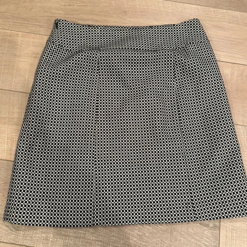 ANN TAYLOR WOMENS BLACK AND WHITE SKIRT SIZE 6